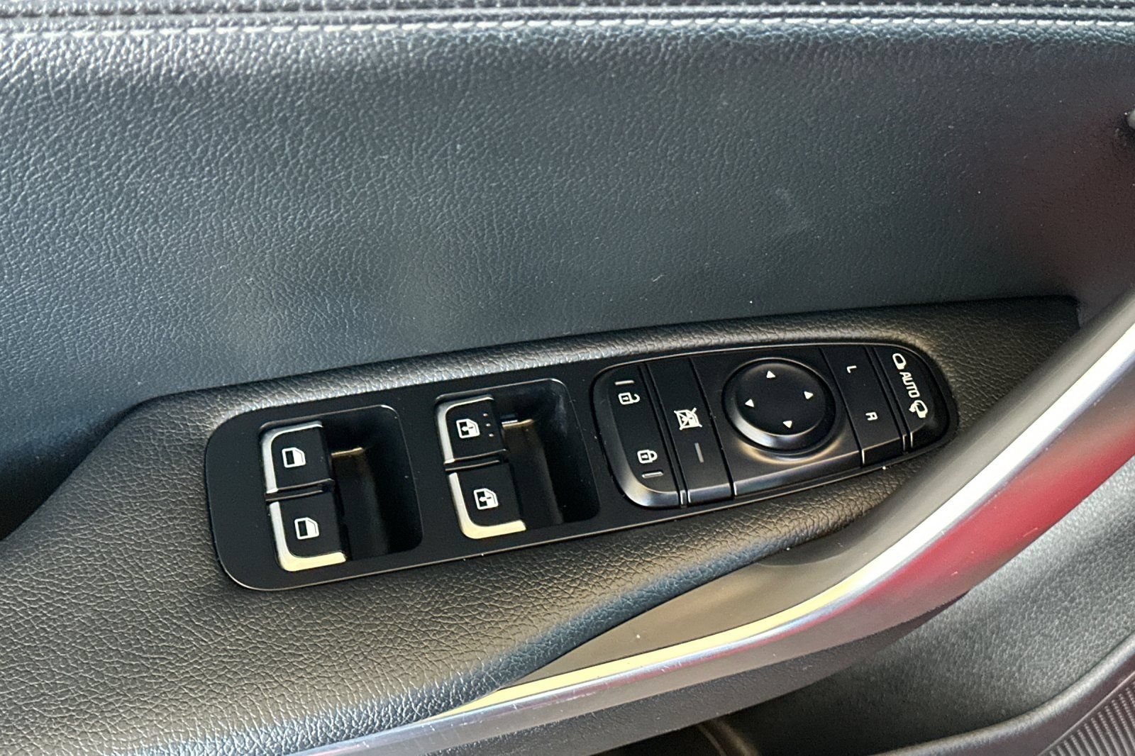Used 2022 Kia Stinger GT1 RWD image 12