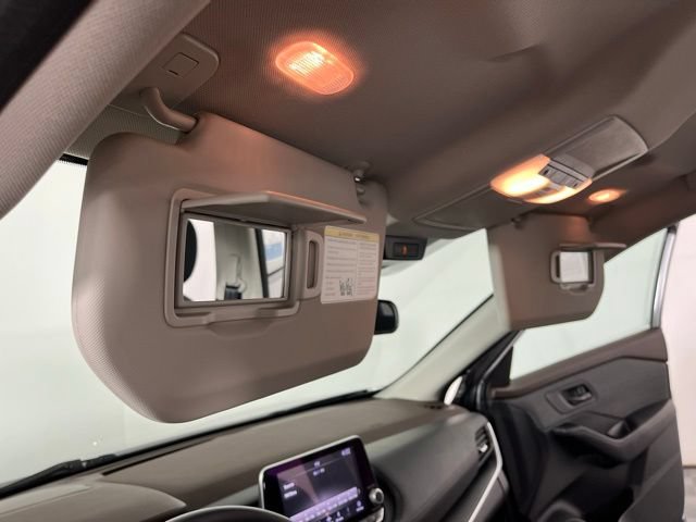 Used 2021 Nissan Rogue S FWD image 35