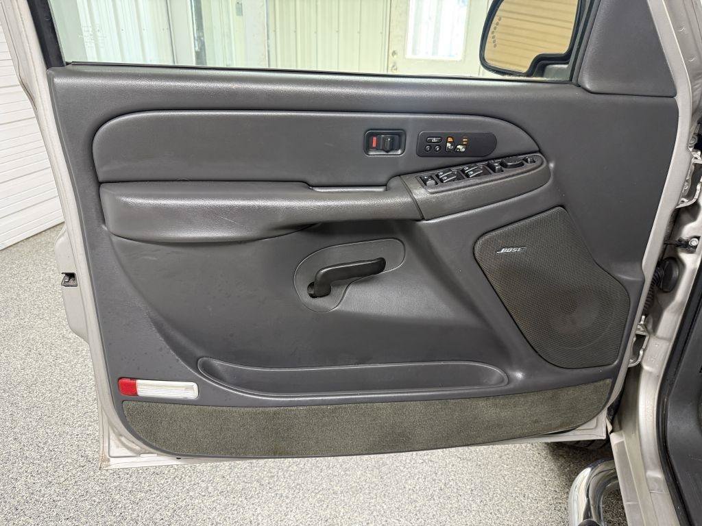Used 2004 Chevrolet Silverado 2500 LT w/ Skid Plate Package AWD/4WD image 20