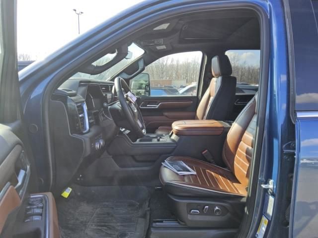 Used 2025 GMC Sierra 2500 Denali Ultimate image 4