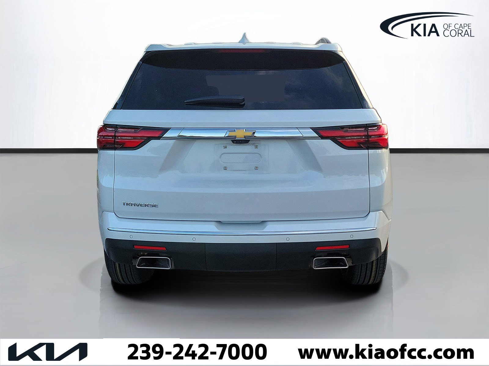 Used 2023 Chevrolet Traverse High Country w/ LPO, 'HIT The Road' Package FWD image 4