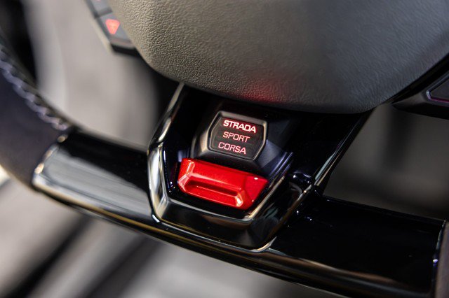 Used 2023 Lamborghini Huracan Tecnica RWD image 40