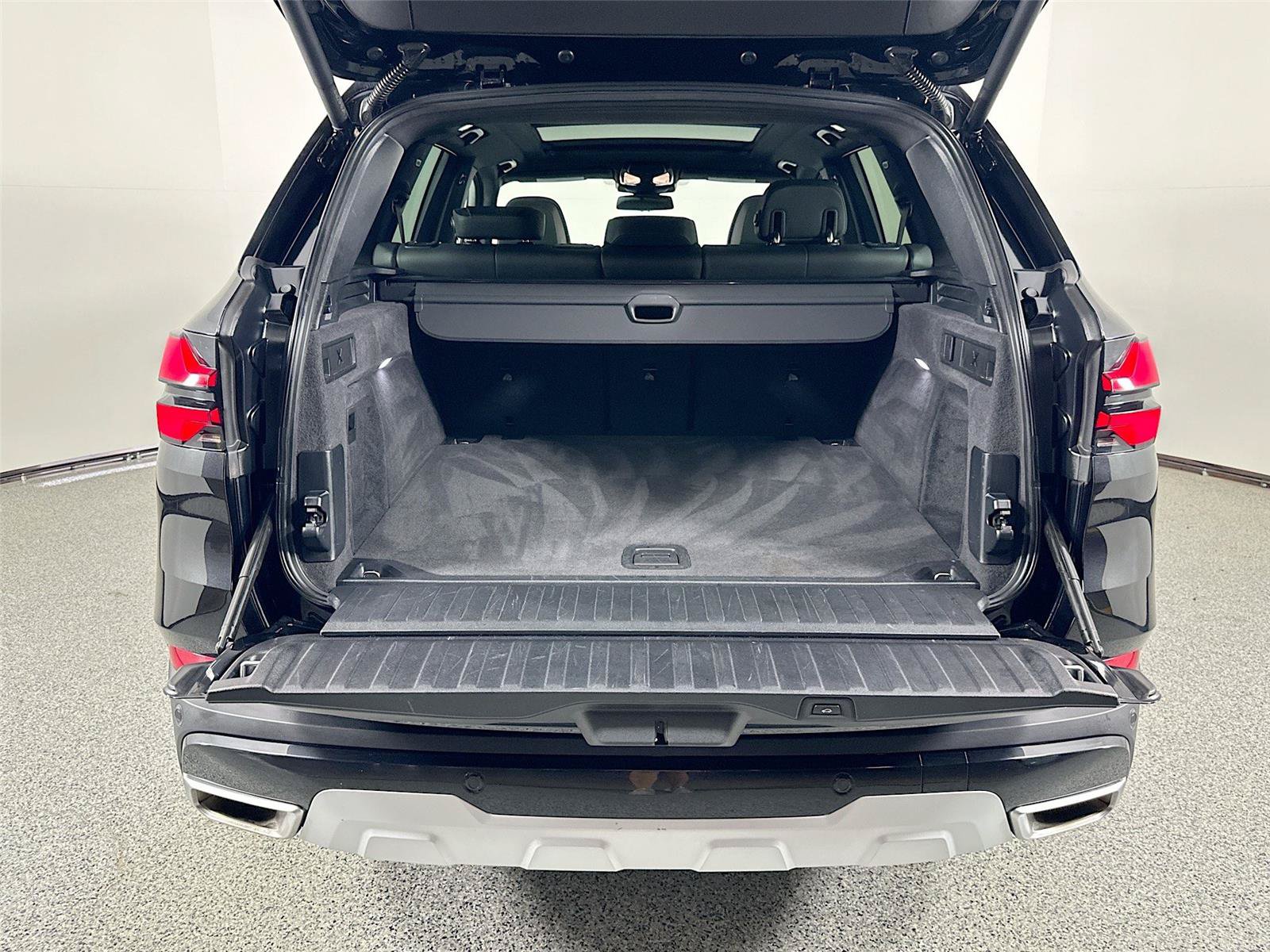 Used 2025 BMW X5 sDrive40i RWD image 19