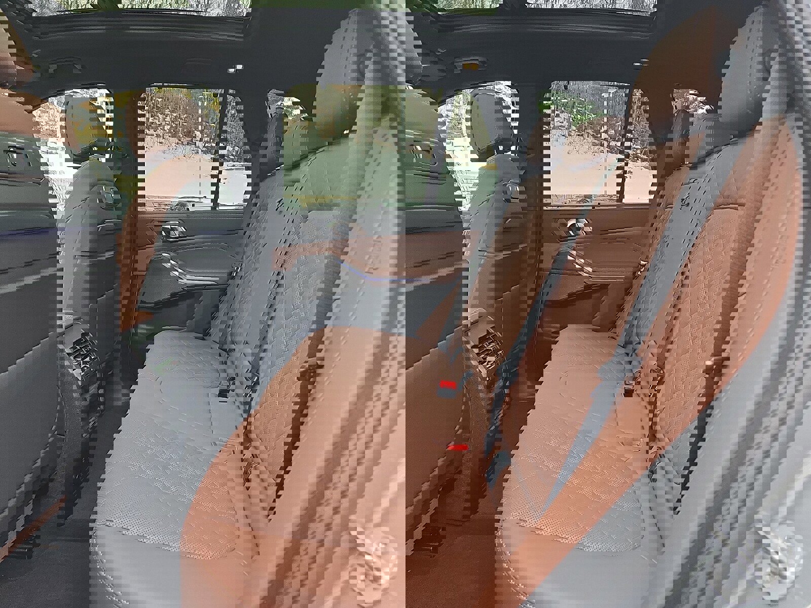 Used 2024 BMW X5 xDrive40i w/ Executive Package image 11