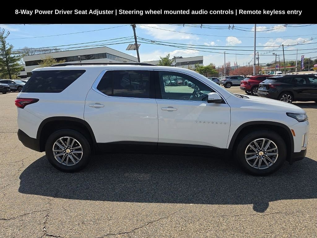 Used 2023 Chevrolet Traverse LT AWD/4WD image 2