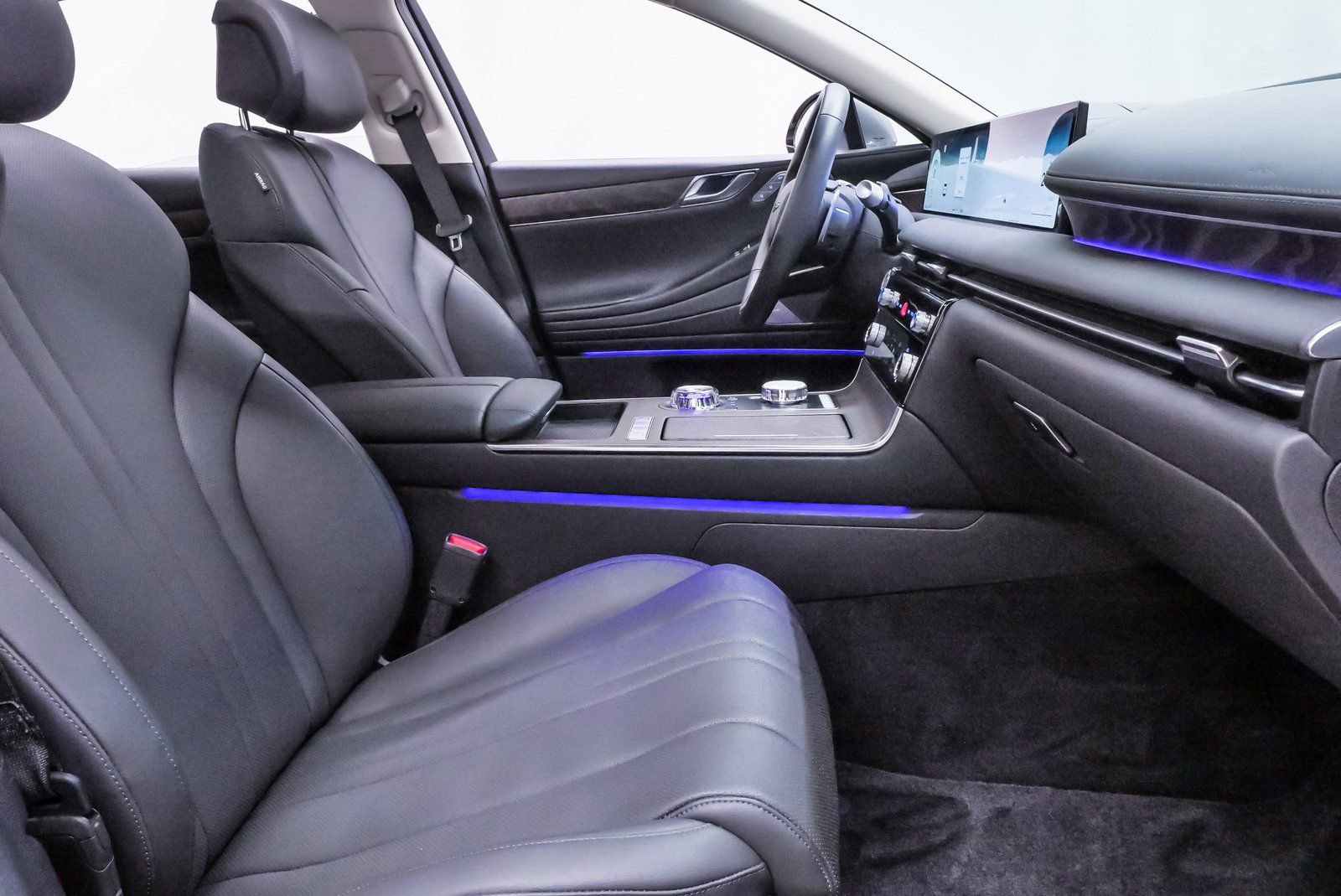 Certified 2025 Genesis G80 2.5T Advanced image 14