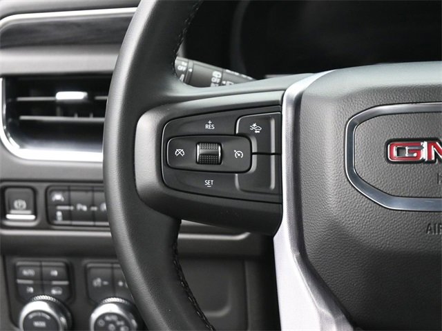 Used 2023 GMC Yukon XL SLT image 32