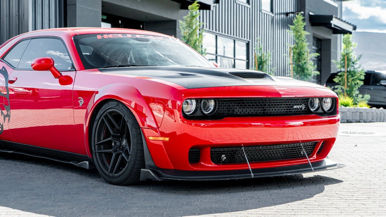 Used 2018 Dodge Challenger SRT Hellcat RWD image 9