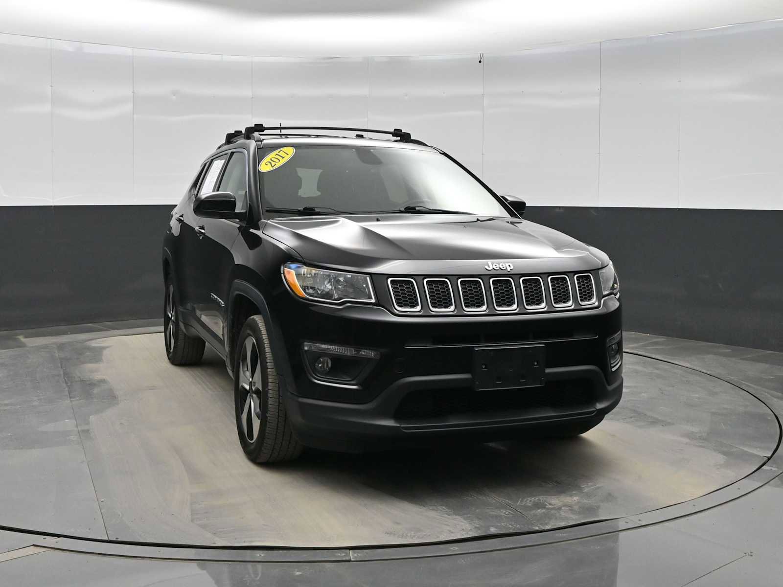 Used 2017 Jeep Compass Latitude w/ Popular Equipment Group video 2