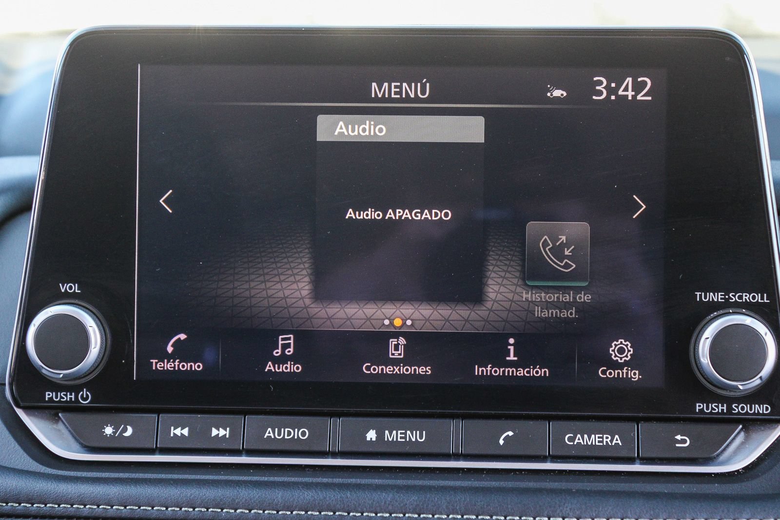 Used 2025 Nissan Rogue SV FWD image 15