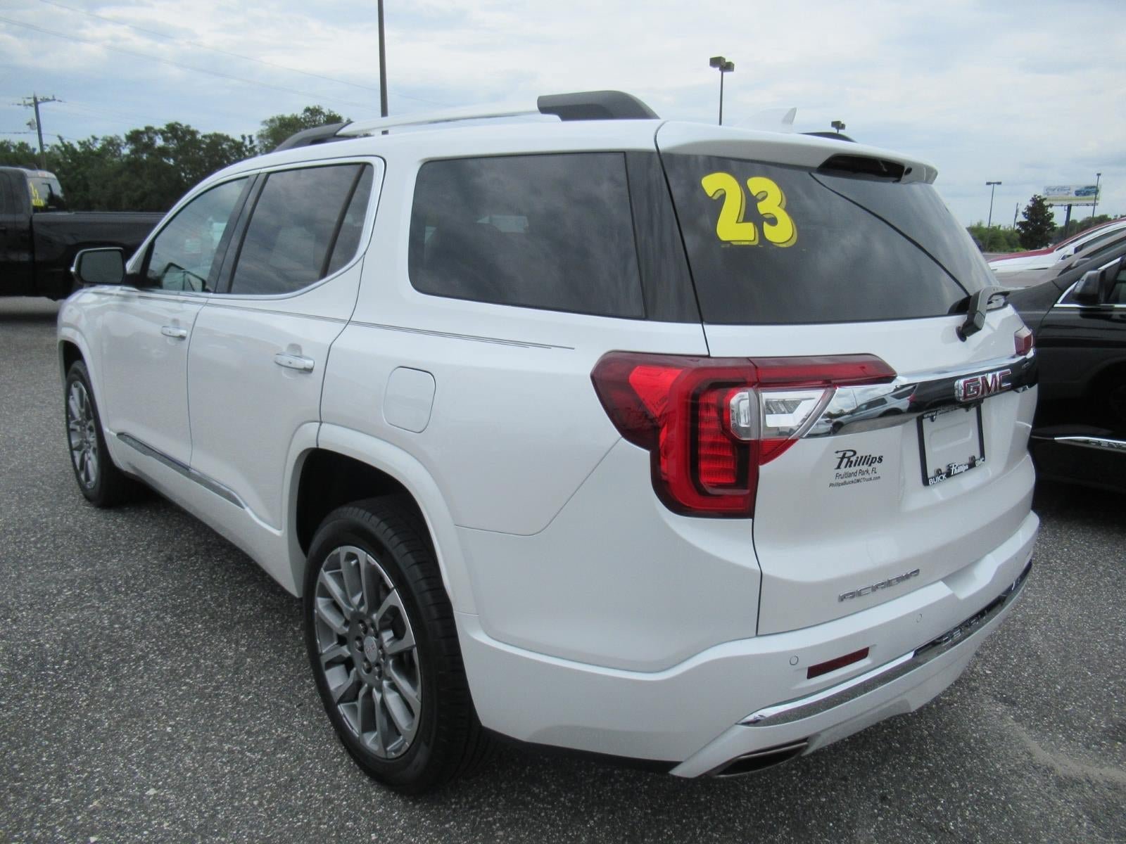 Used 2023 GMC Acadia Denali w/ Denali Ultimate Package FWD image 5
