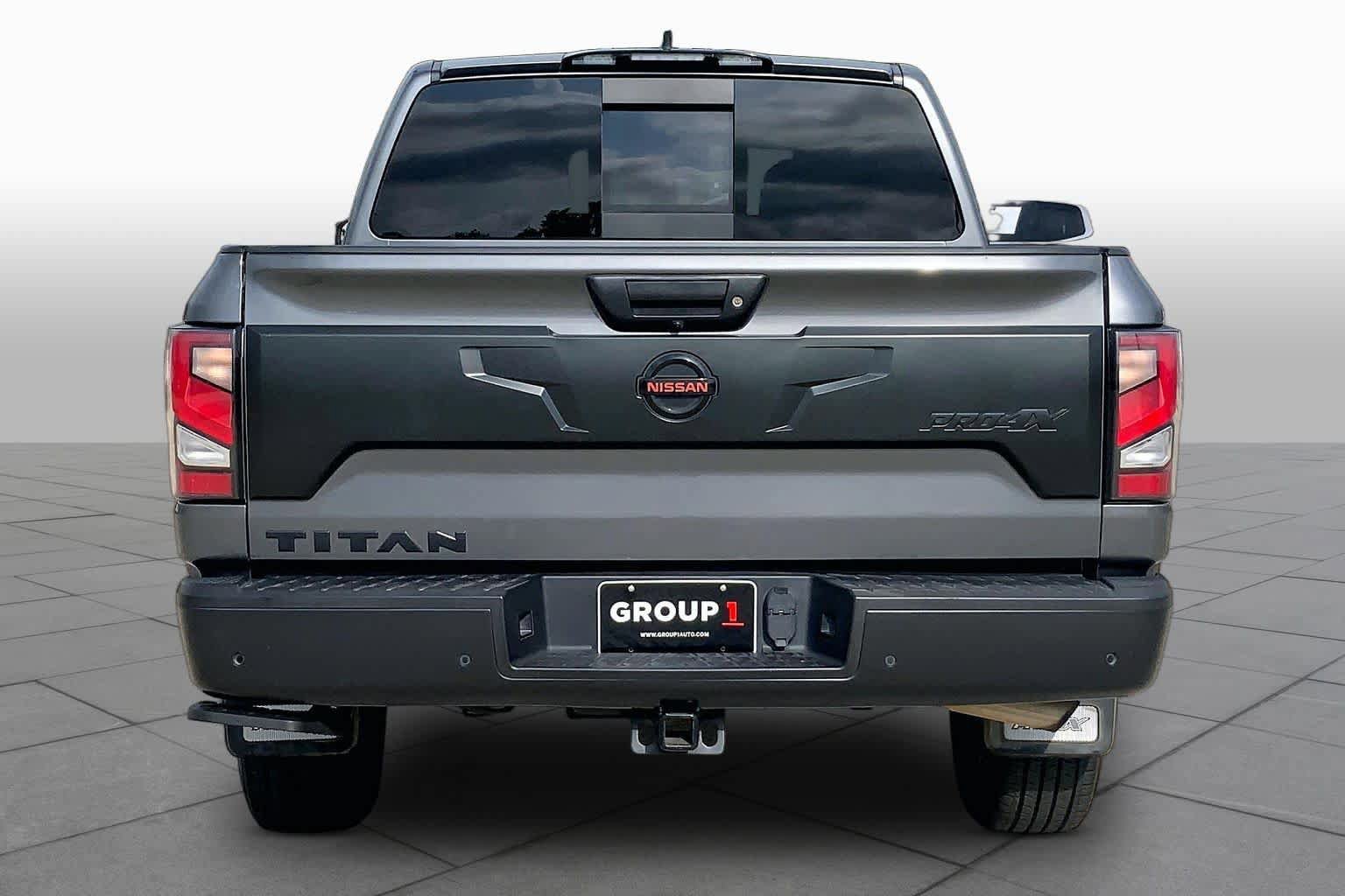 Used 2022 Nissan Titan PRO-4X w/ Pro-4x Convenience Package image 5