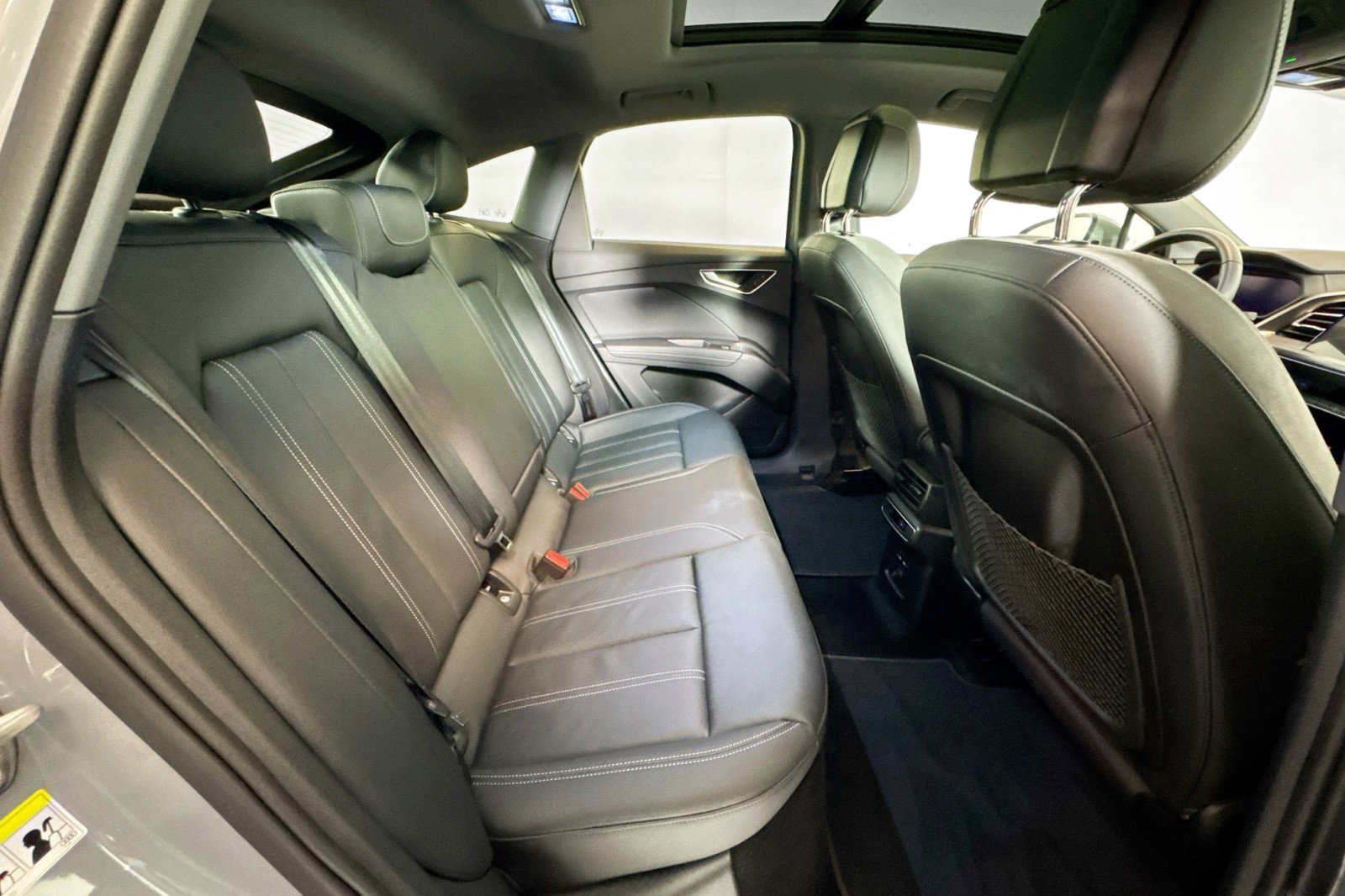 Used 2025 Audi Q4 e-tron Premium w/ Convenience Package image 26