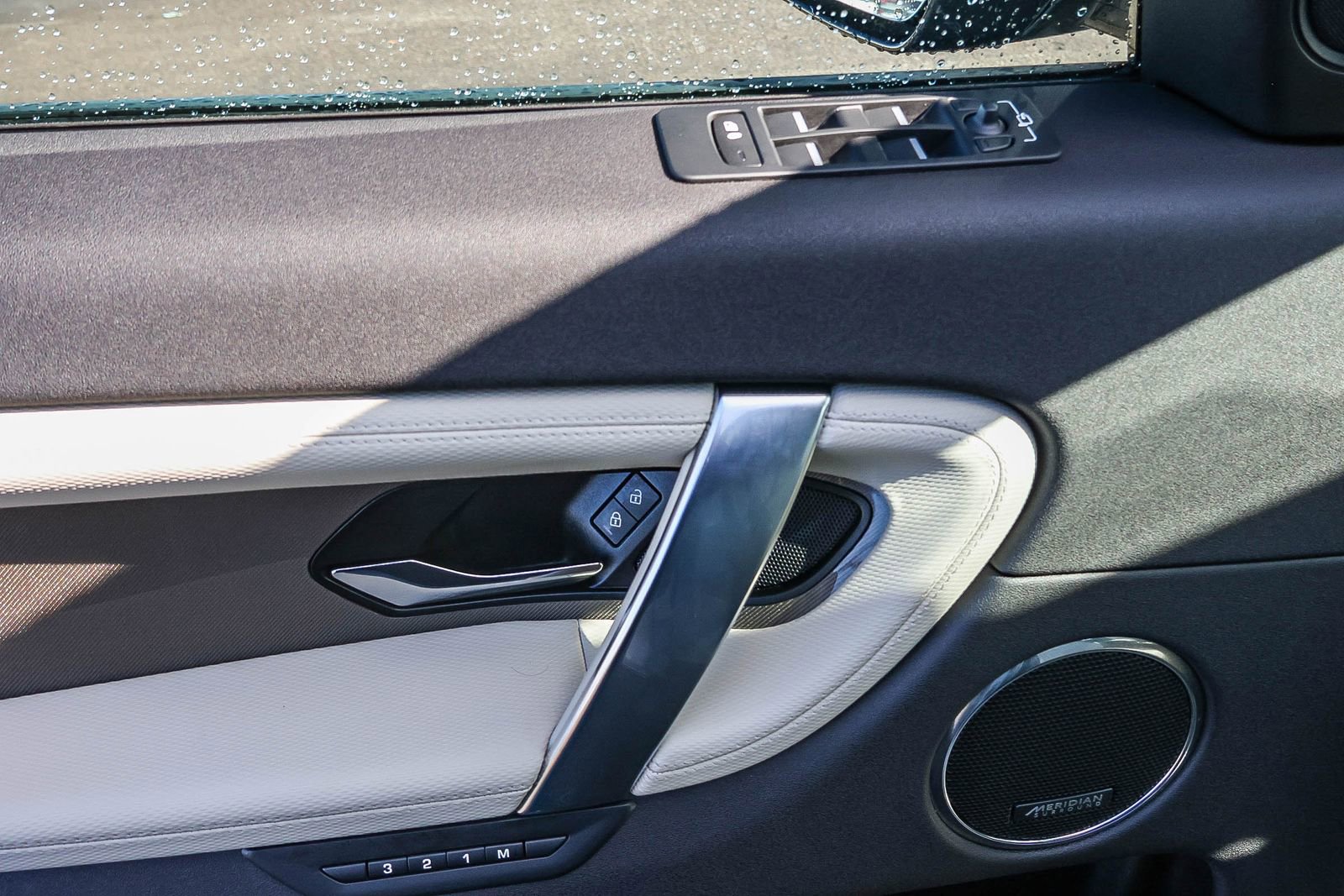 Used 2024 Land Rover Discovery Sport Dynamic SE image 29