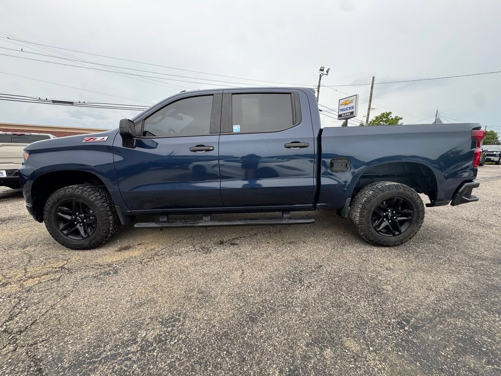 Used 2021 Chevrolet Silverado 1500 Custom Trail Boss AWD/4WD image 3