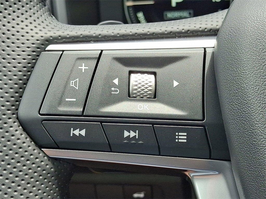 New 2025 Mitsubishi Outlander SE image 10