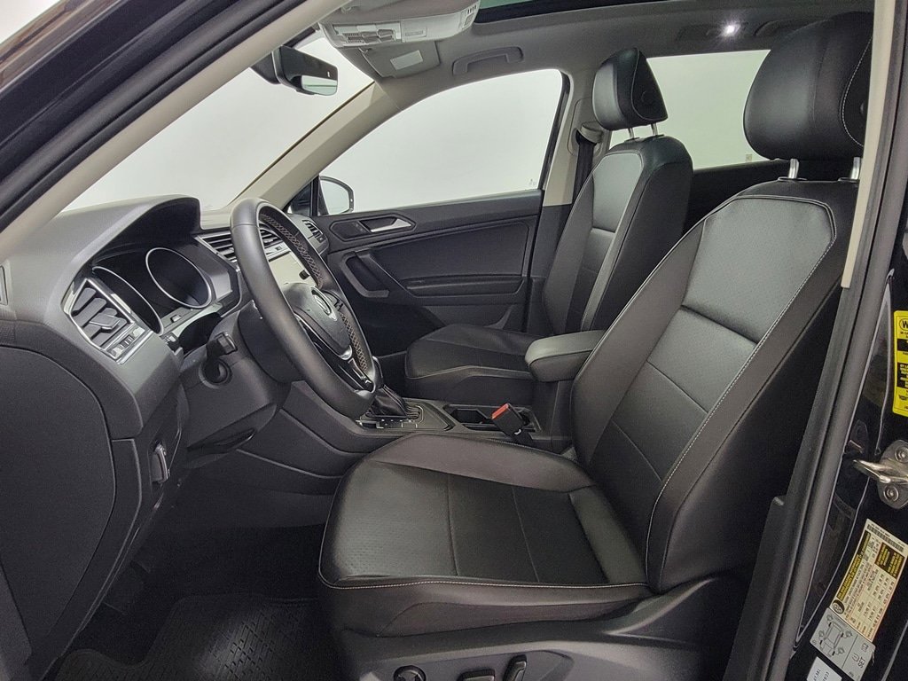 Used 2021 Volkswagen Tiguan SE w/ Panoramic Sunroof Package FWD image 14