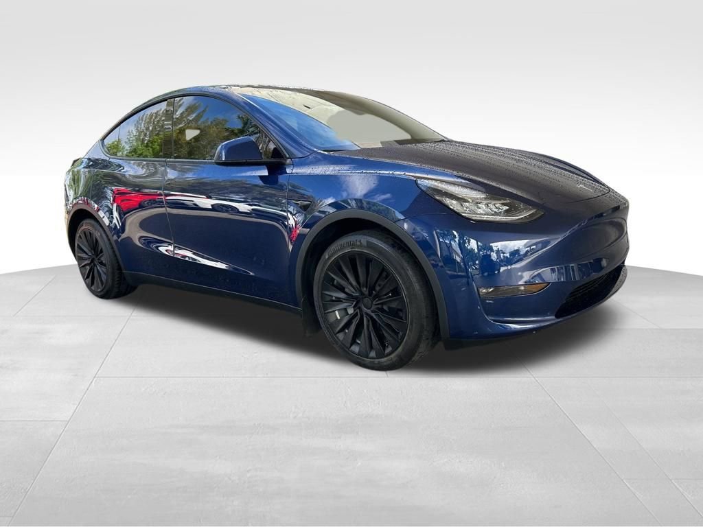 Used 2022 Tesla Model Y Long Range video 2
