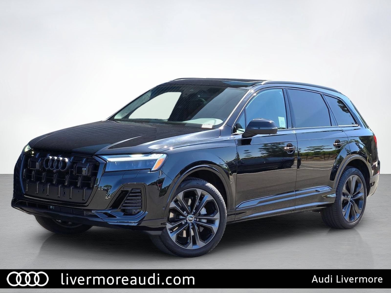 Used 2025 Audi Q7 3.0T Premium Plus
