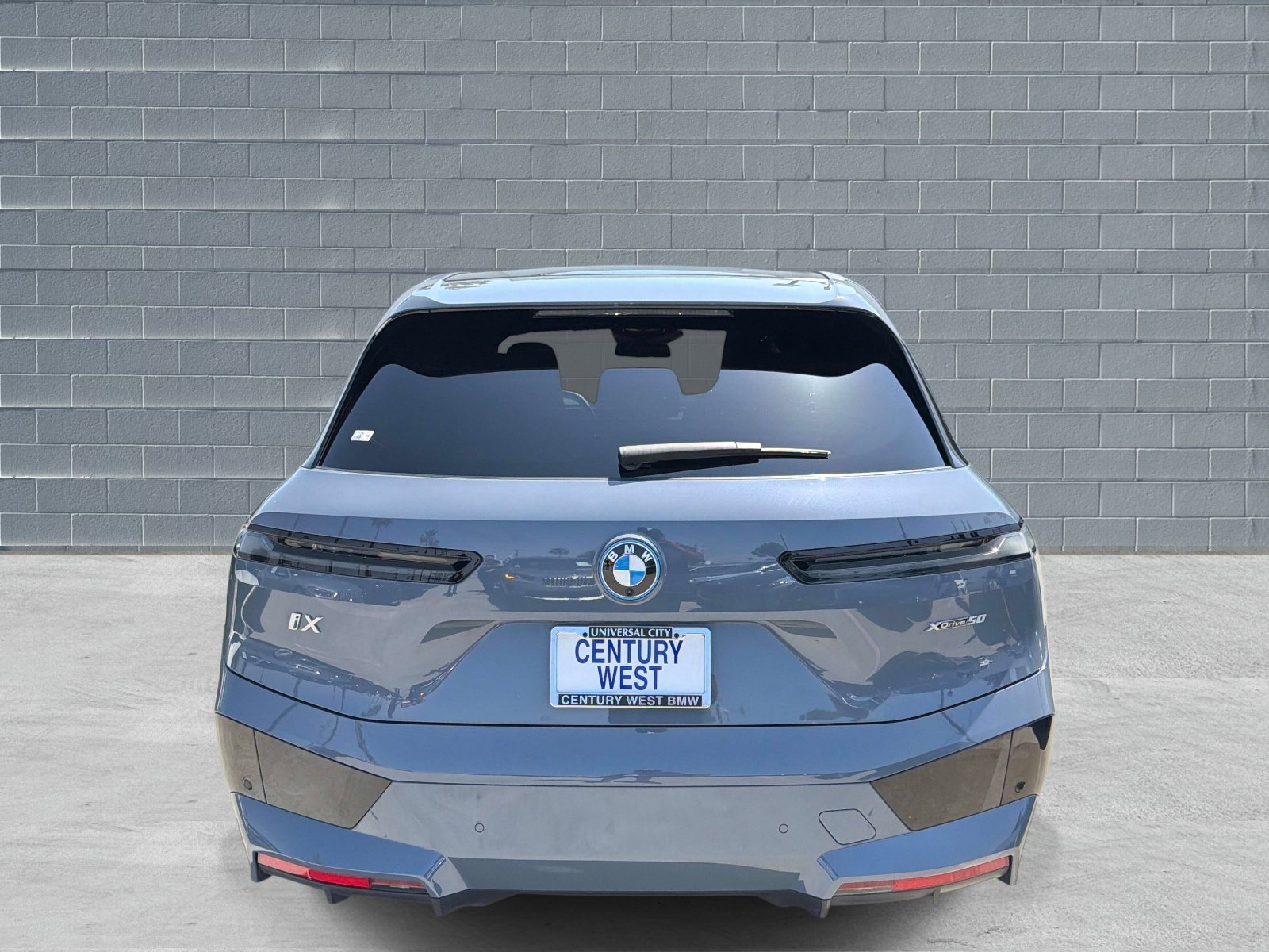 Certified 2023 BMW iX xDrive50 w/ Sport Package image 4