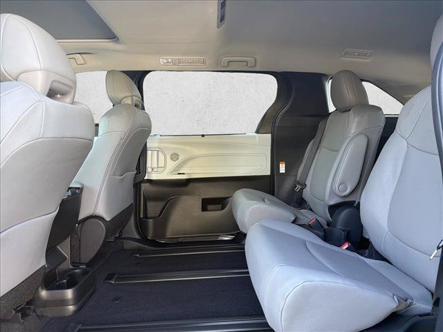 New 2026 Toyota Sienna XLE AWD/4WD image 19