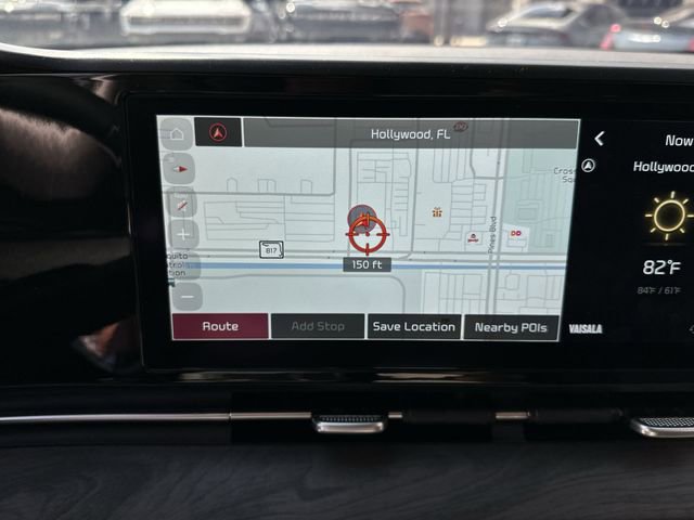 Used 2024 Kia Carnival EX image 26