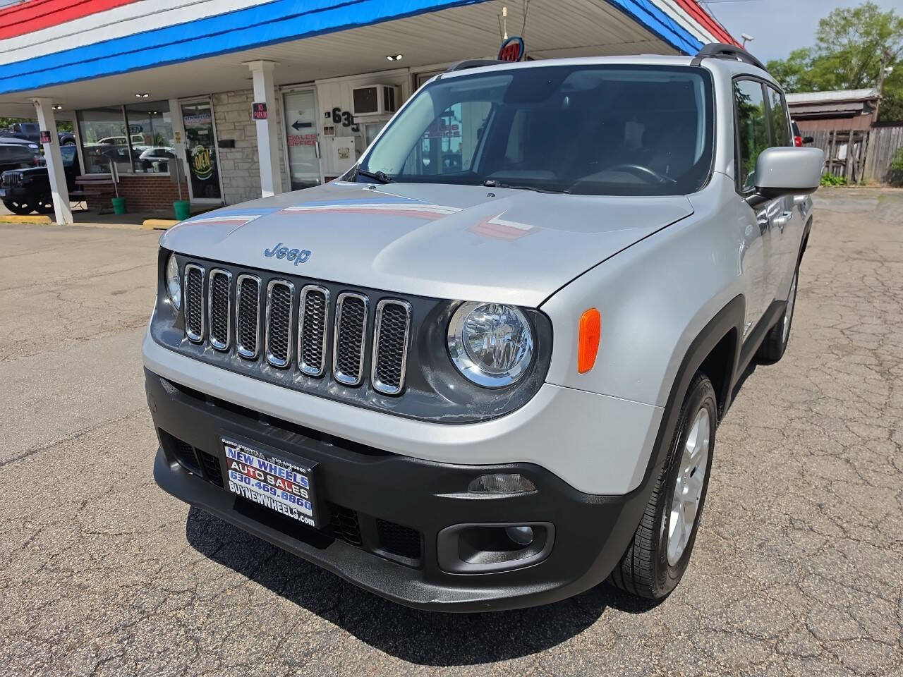 Used 2016 Jeep Renegade Latitude AWD/4WD image 1