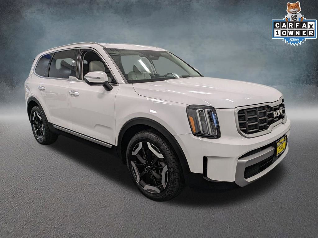 Certified 2024 Kia Telluride S w/ S Sunroof Package AWD/4WD image 3