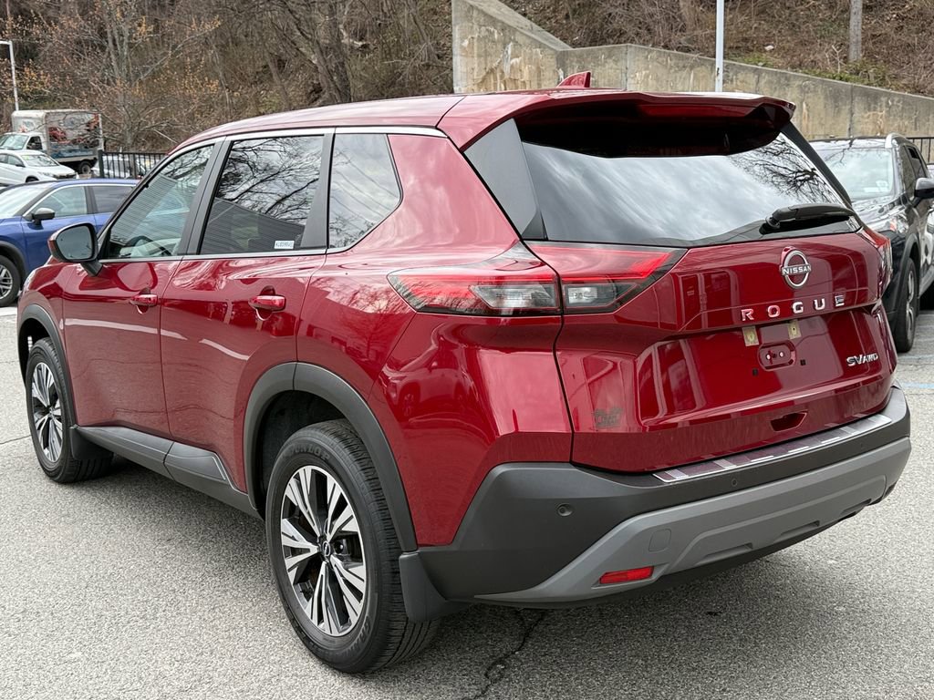 Used 2023 Nissan Rogue SV image 4