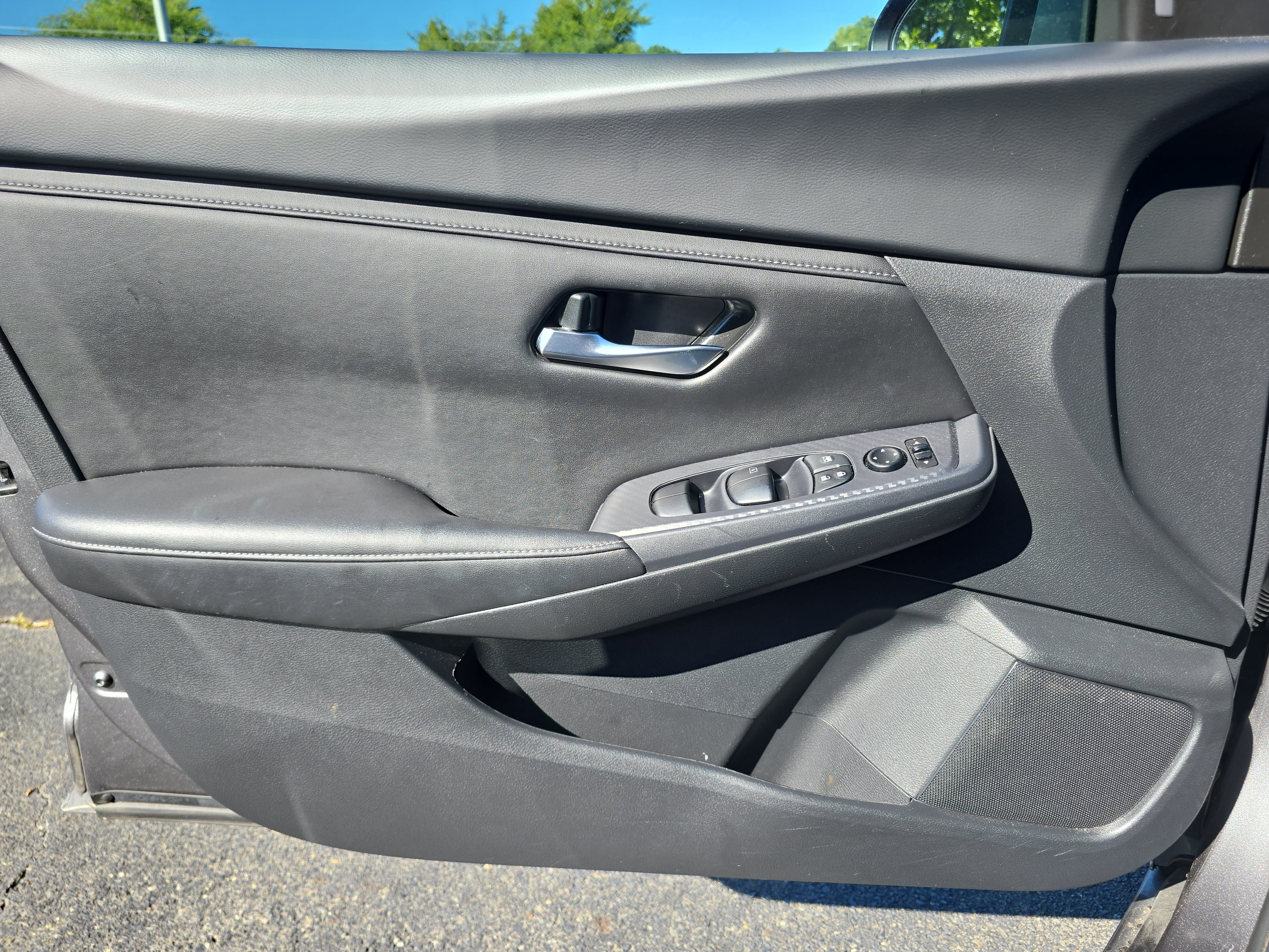 Certified 2024 Nissan Sentra SV FWD image 25
