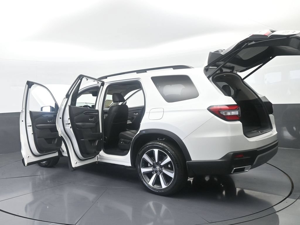 Used 2025 Honda Pilot Touring image 81