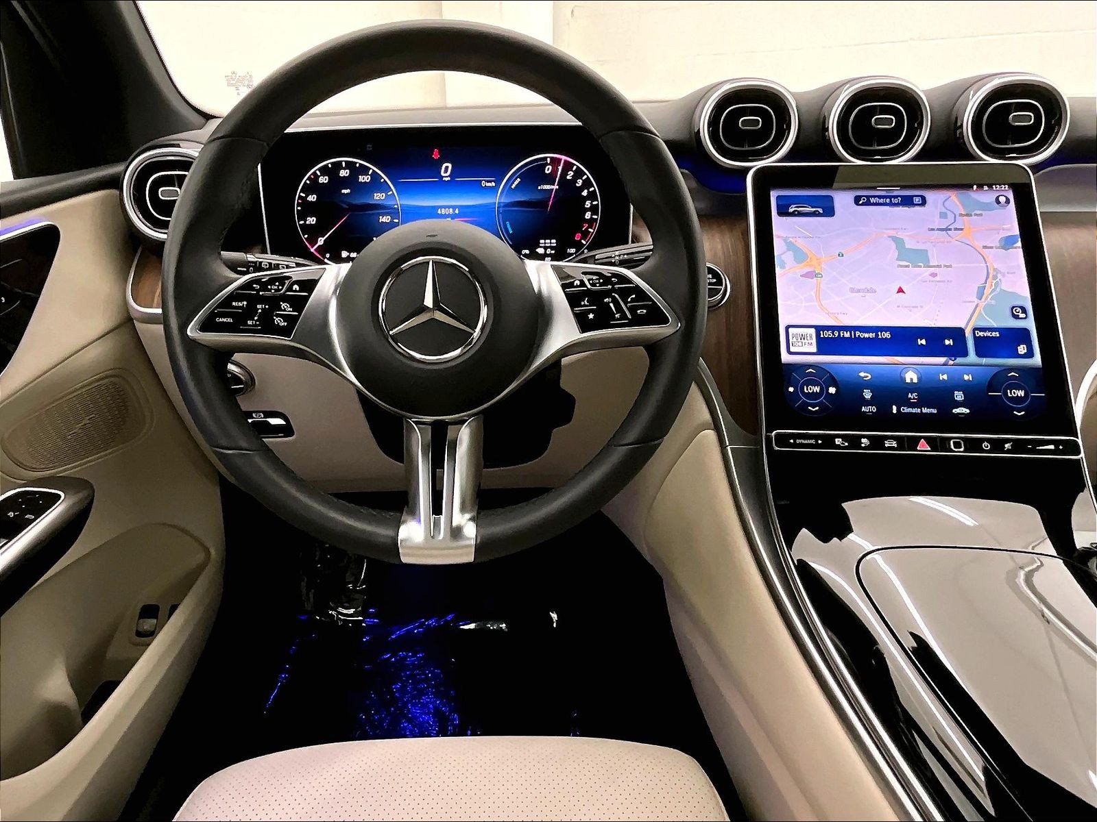 Certified 2025 Mercedes-Benz GLC 350e 4MATIC image 4