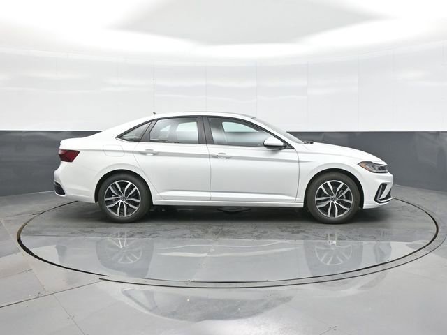 New 2026 Volkswagen Jetta SE image 8