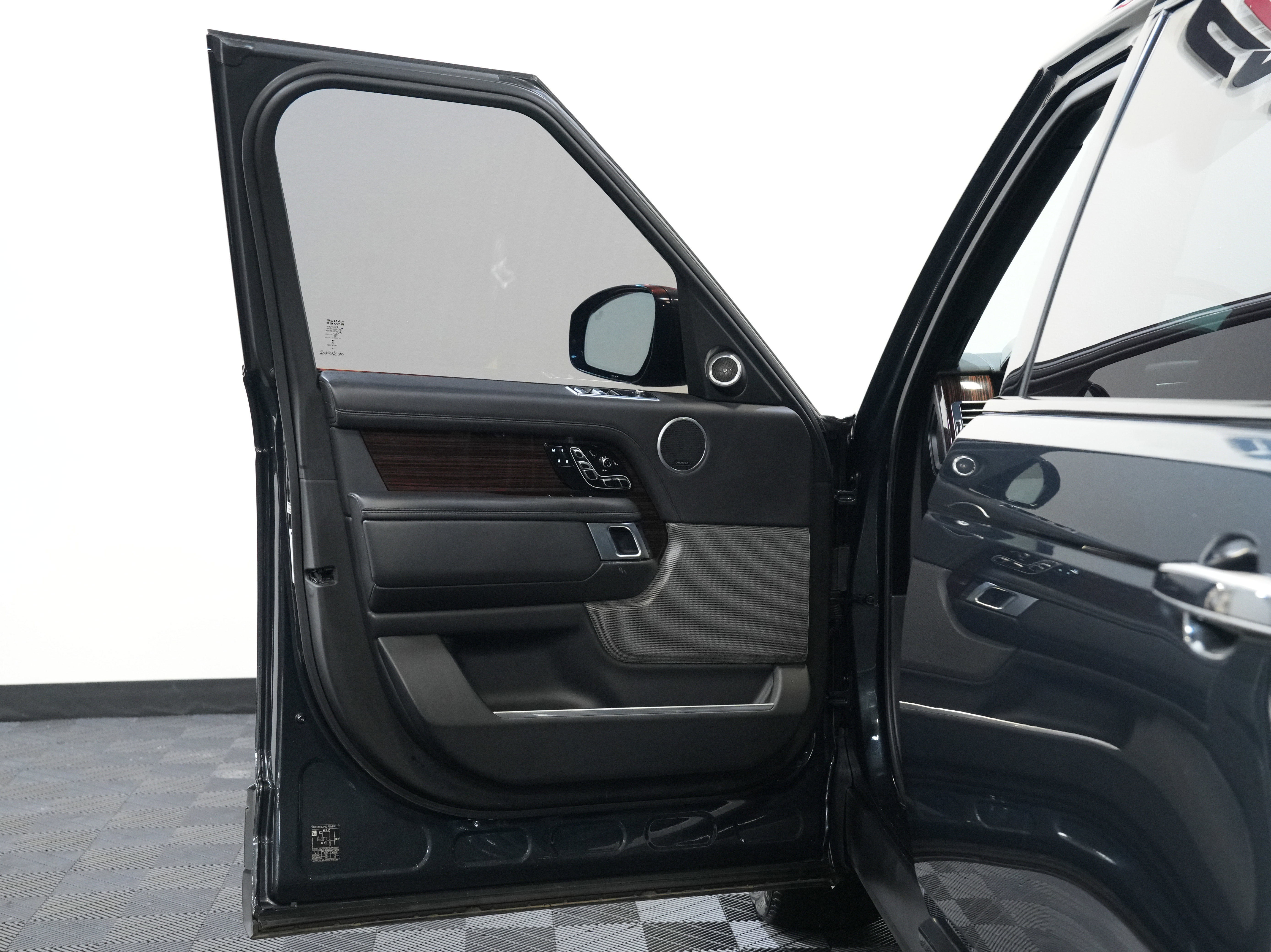 Used 2018 Land Rover Range Rover Long Wheelbase Autobiography image 19