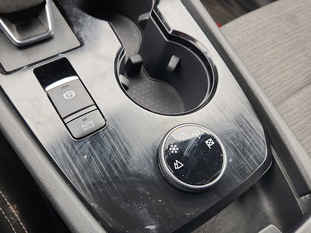 Used 2023 Nissan Rogue SV image 26