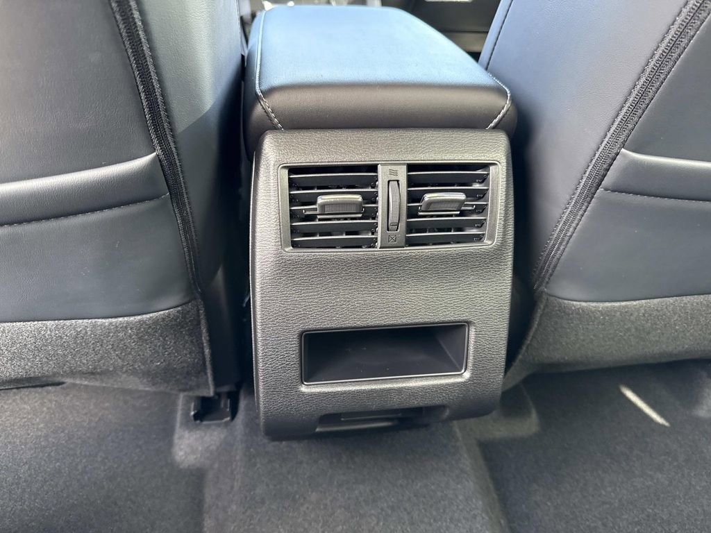 New 2026 Mitsubishi Outlander SE image 17