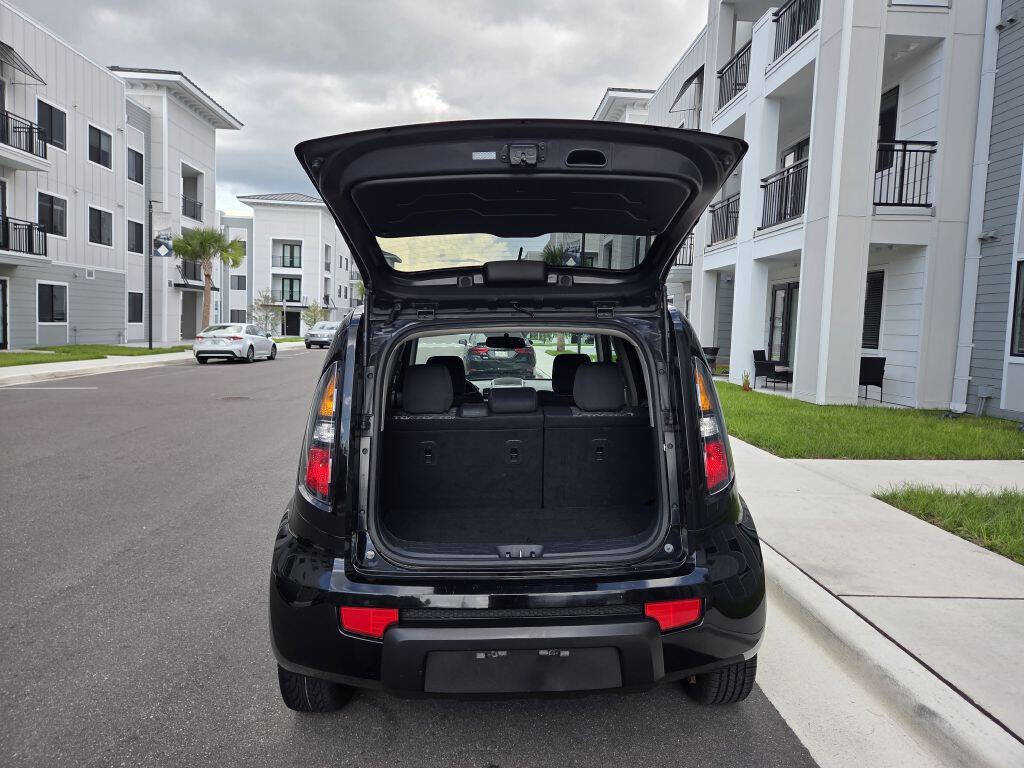 Used 2011 Kia Soul + w/ Audio Pkg FWD image 11