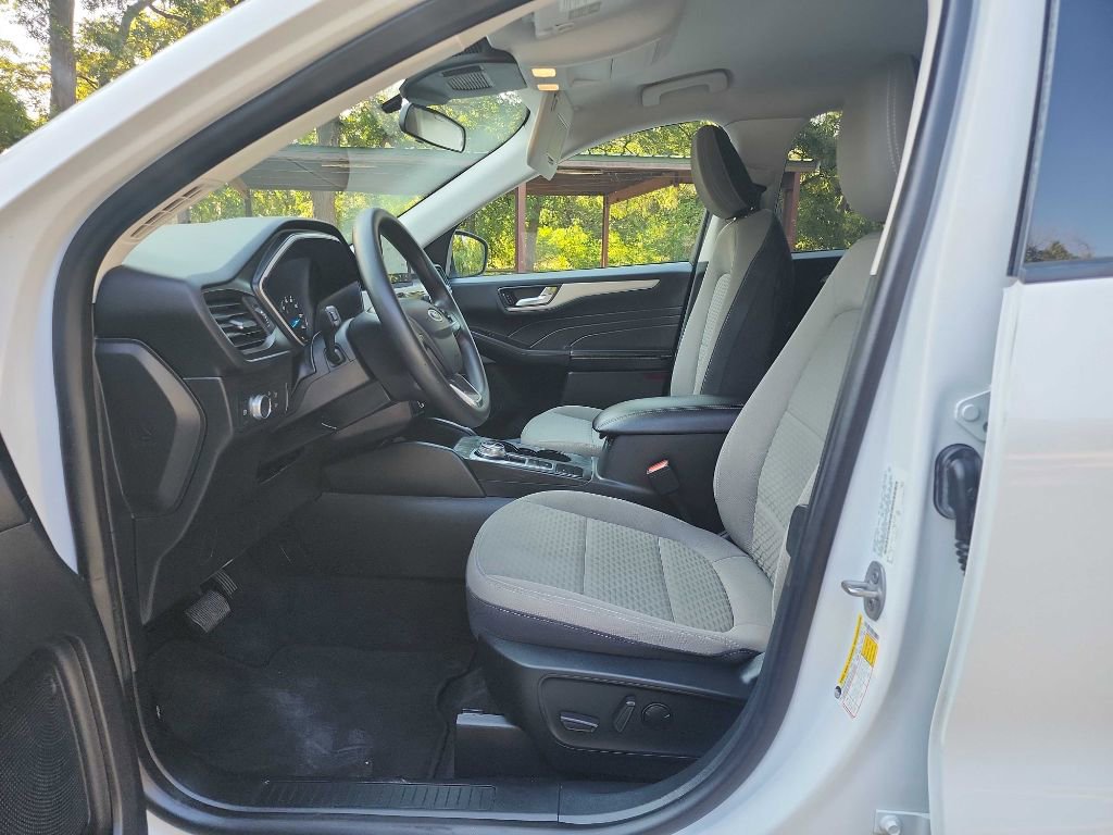 Used 2021 Ford Escape SE image 16