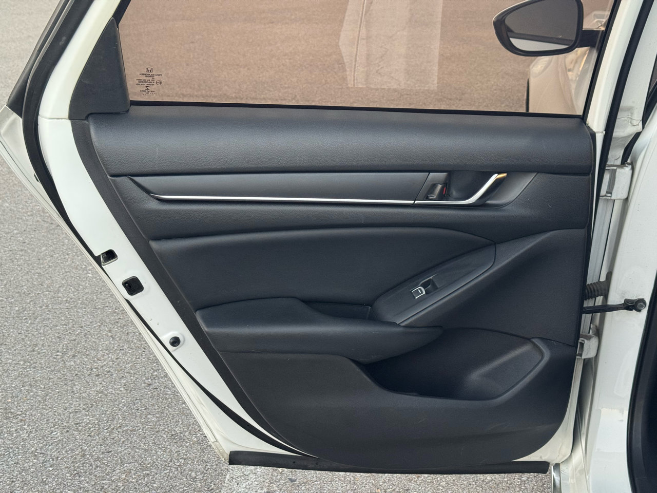 Used 2018 Honda Accord EX image 14