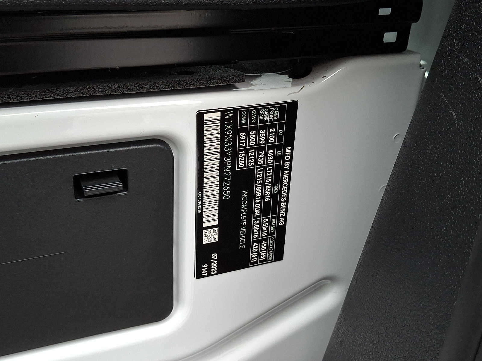 Used 2023 Mercedes-Benz Sprinter 4500 image 29