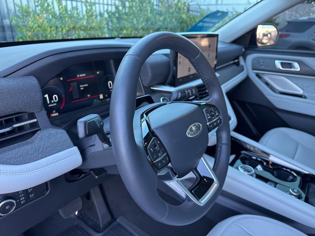 Used 2025 Ford Explorer Platinum w/ Ultimate Package image 29