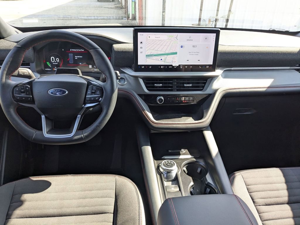 Used 2025 Ford Explorer ST-Line w/ ST-Line Street Pack image 26