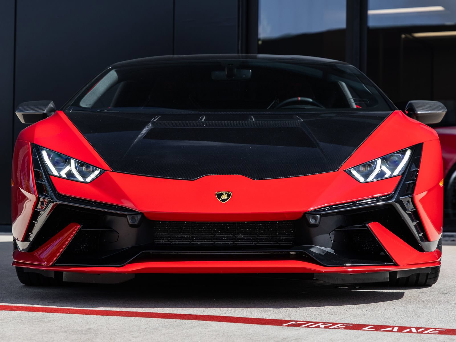 Used 2024 Lamborghini Huracan Tecnica RWD image 5