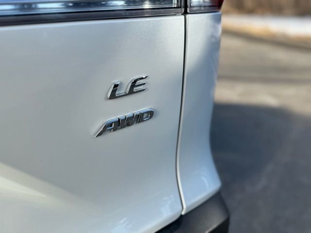 Certified 2022 Toyota Corolla Cross LE image 38