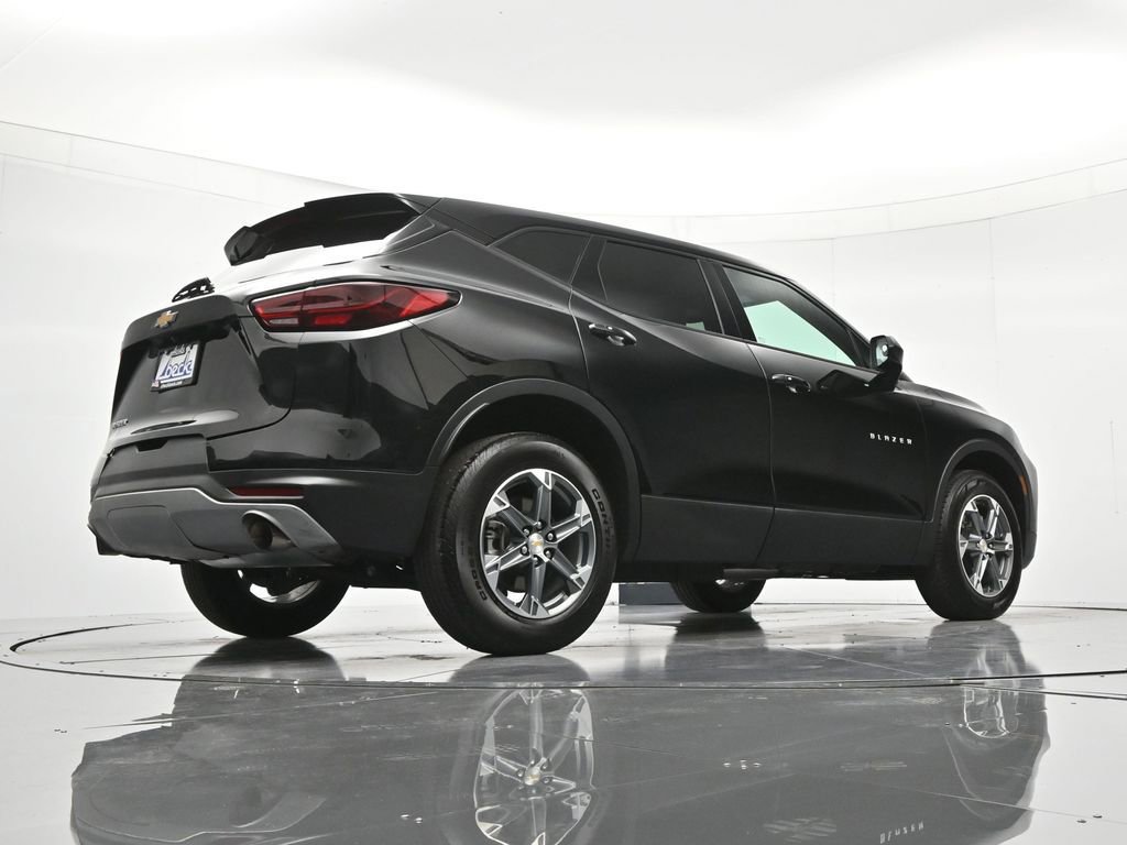 Used 2025 Chevrolet Blazer LT image 40