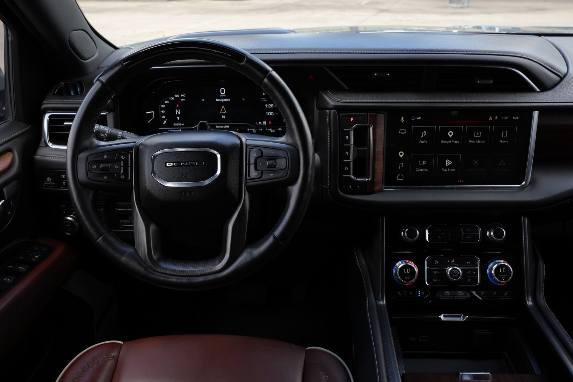 Used 2024 GMC Yukon Denali Ultimate AWD/4WD image 10
