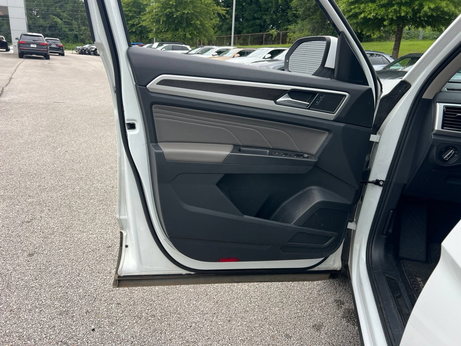 Used 2022 Volkswagen Atlas SE FWD image 25