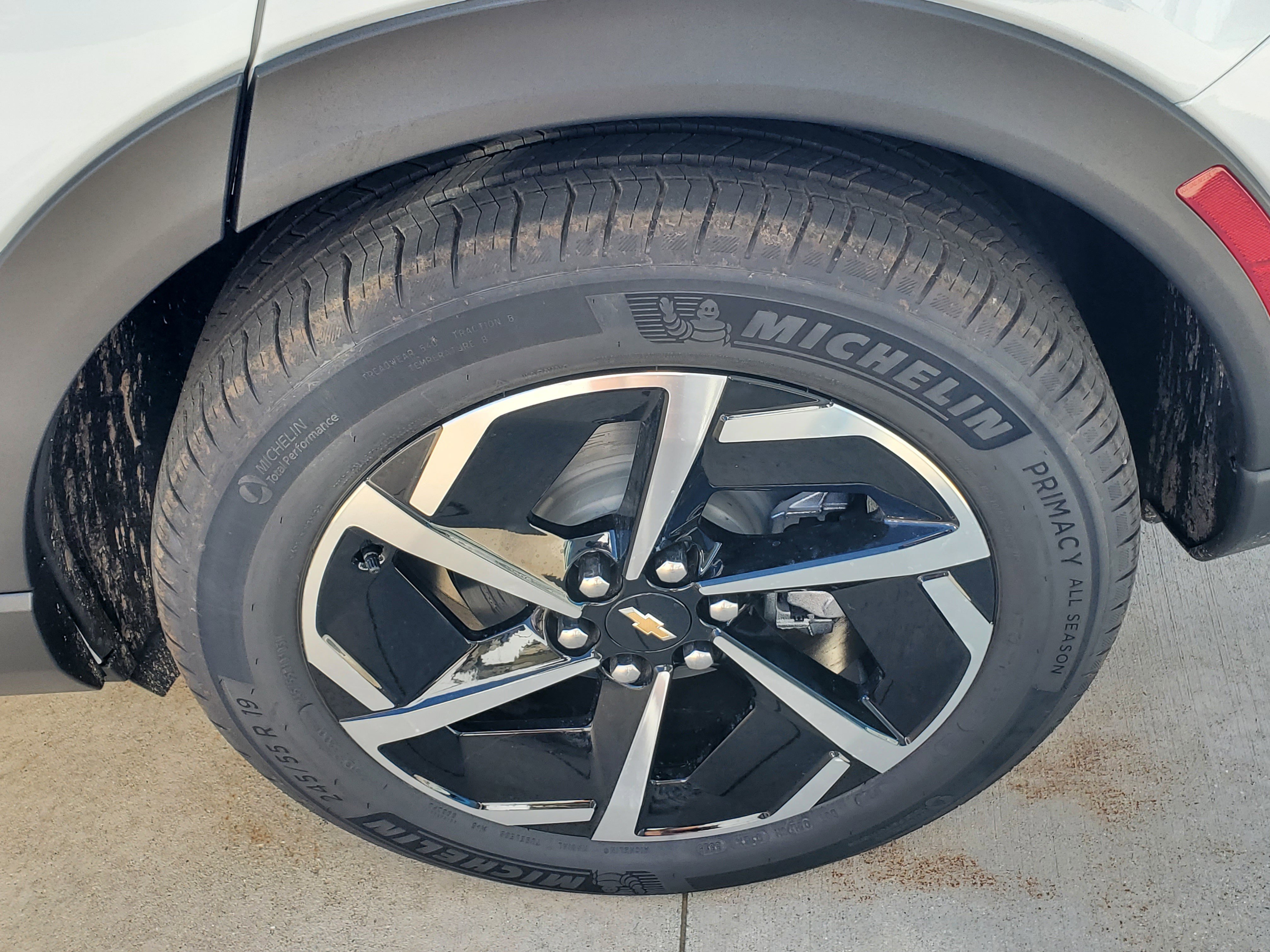 New 2026 Chevrolet Equinox EV LT image 26