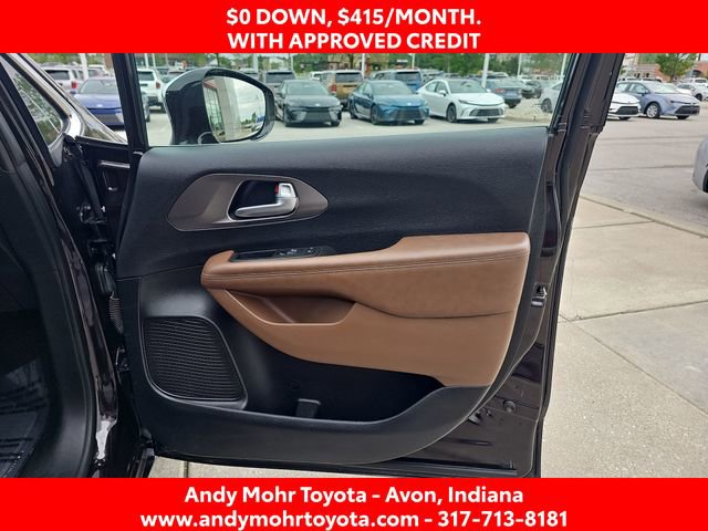 Used 2018 Chrysler Pacifica Limited w/ Advanced Safetytec Group FWD image 39