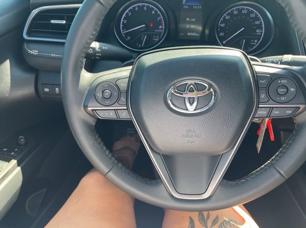 Used 2023 Toyota Camry SE image 11
